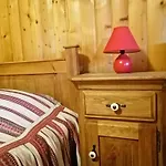 Stara Khata карпати ゲストハウス 4*