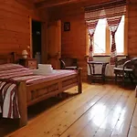 Stara Khata карпати ゲストハウス シェショリー